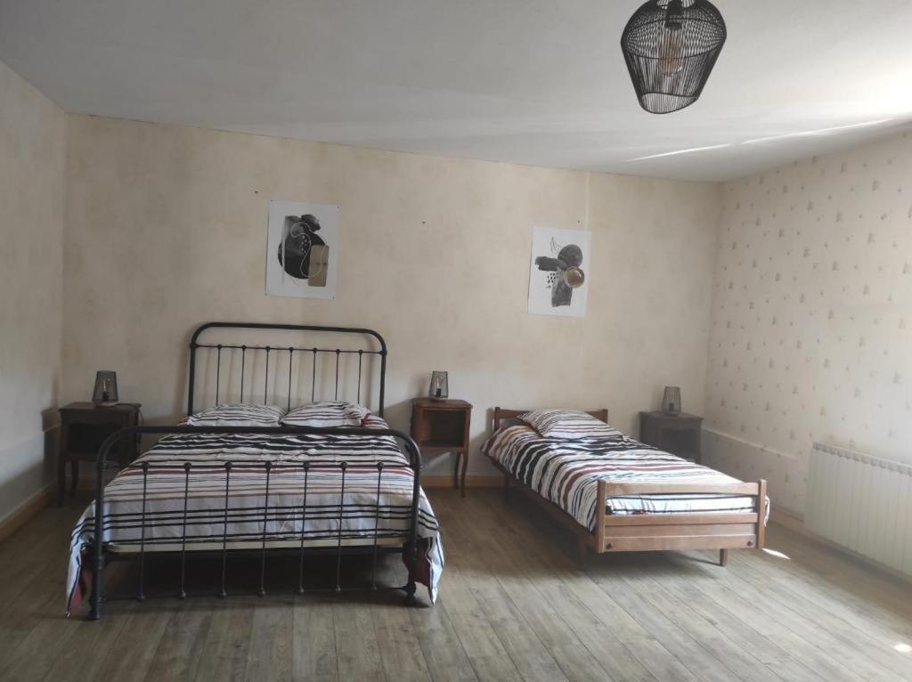 Gite Chez L'Oncle Jules Velesmes-Echevanne المظهر الخارجي الصورة